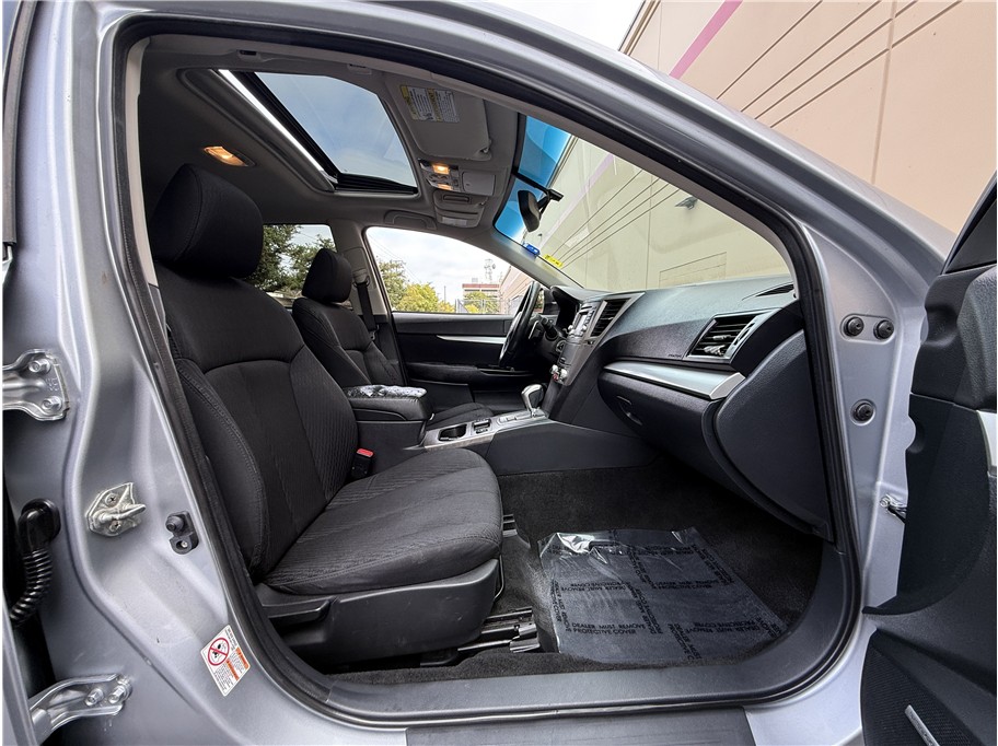 2012 Subaru Outback 2.5i Premium photo 11