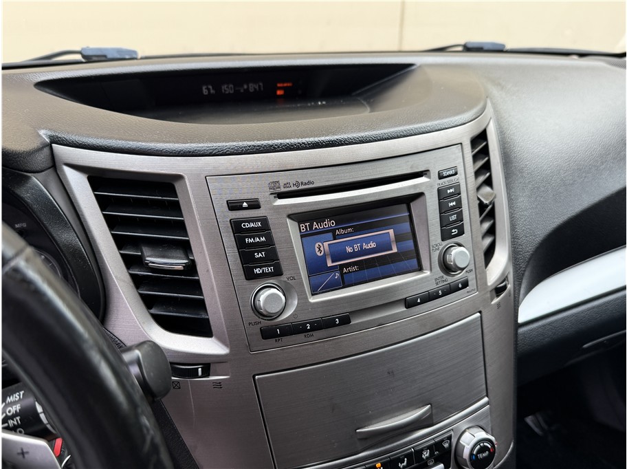 2012 Subaru Outback 2.5i Premium photo 16