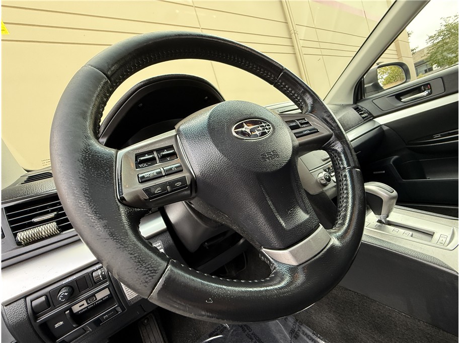 2012 Subaru Outback 2.5i Premium photo 15