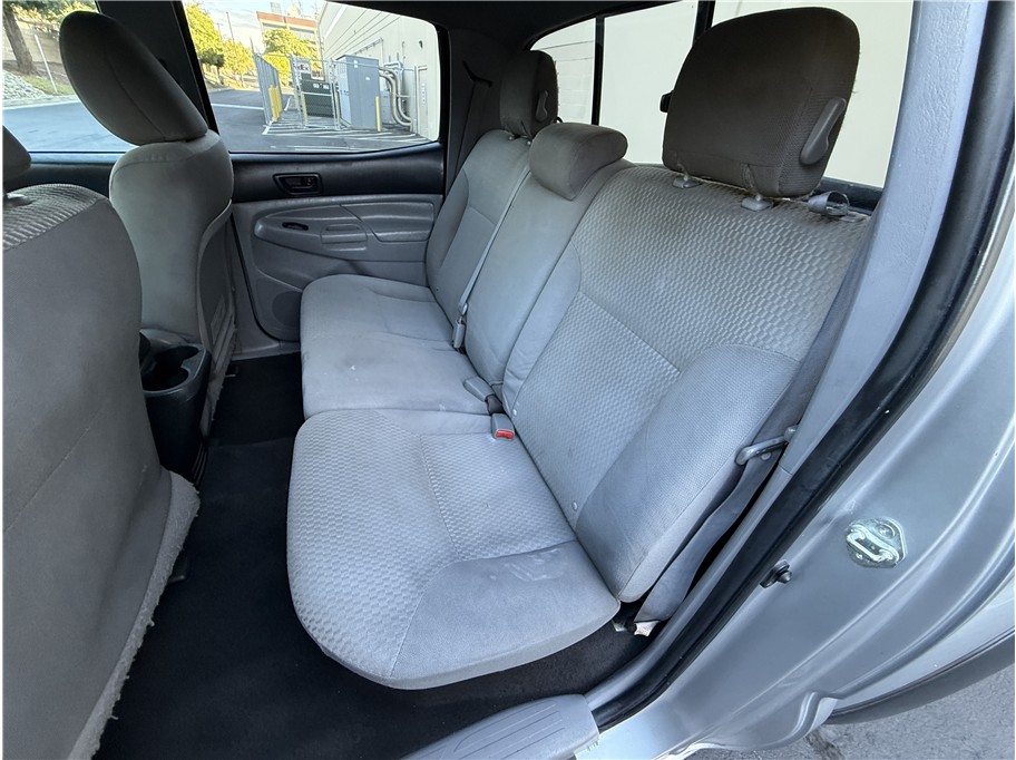 2015 Toyota Tacoma Double Cab photo 17