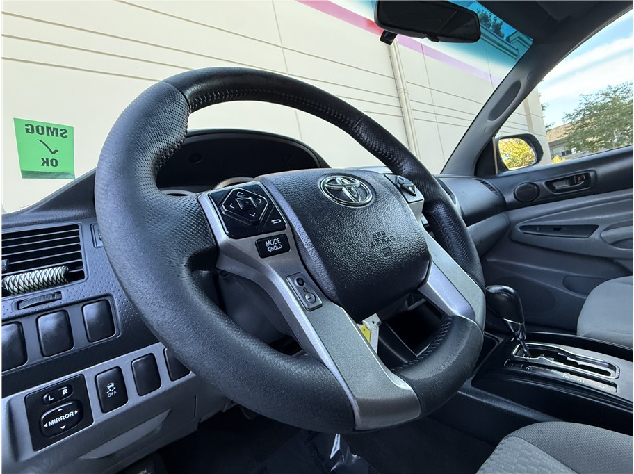 2015 Toyota Tacoma Double Cab photo 8
