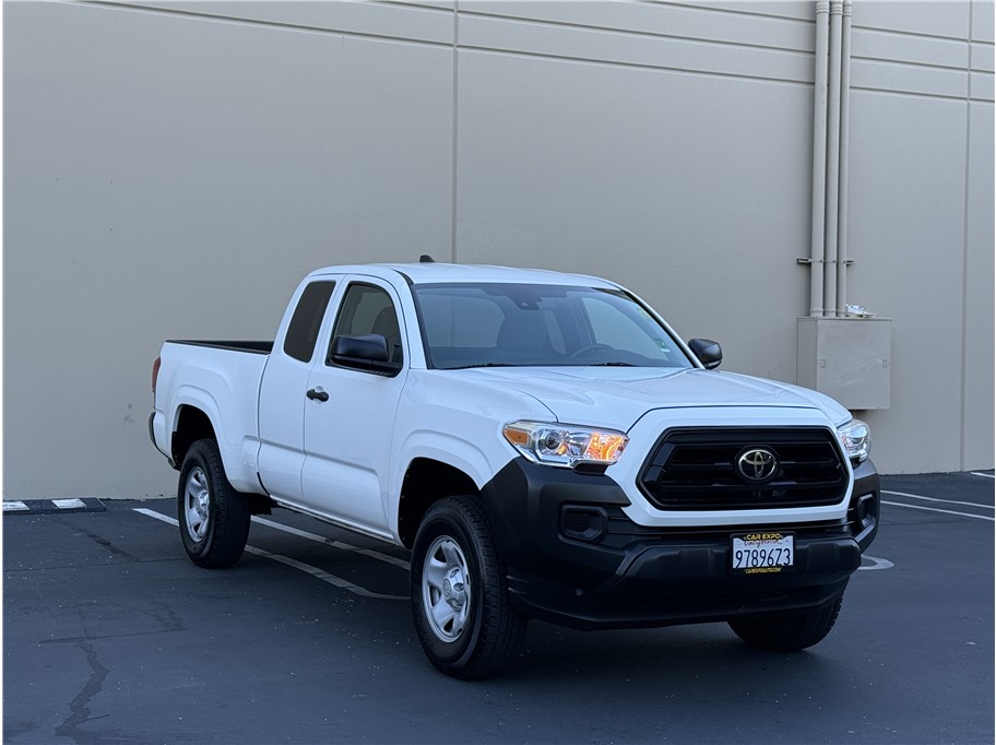2020 Toyota Tacoma Access Cab SR photo 3