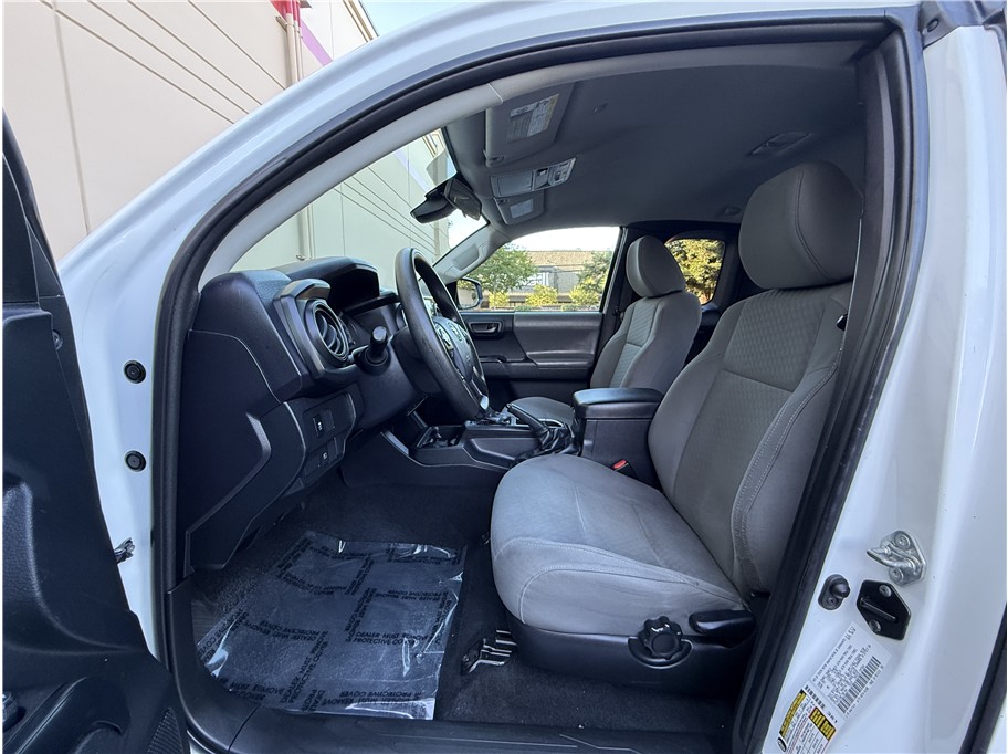 2020 Toyota Tacoma Access Cab SR photo 7