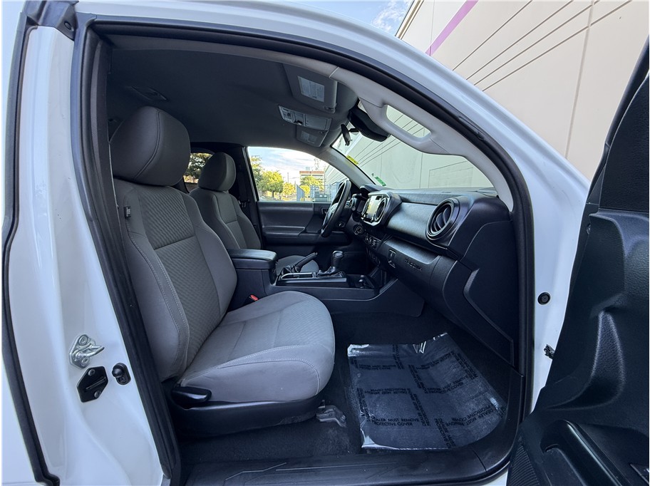 2020 Toyota Tacoma Access Cab SR photo 16