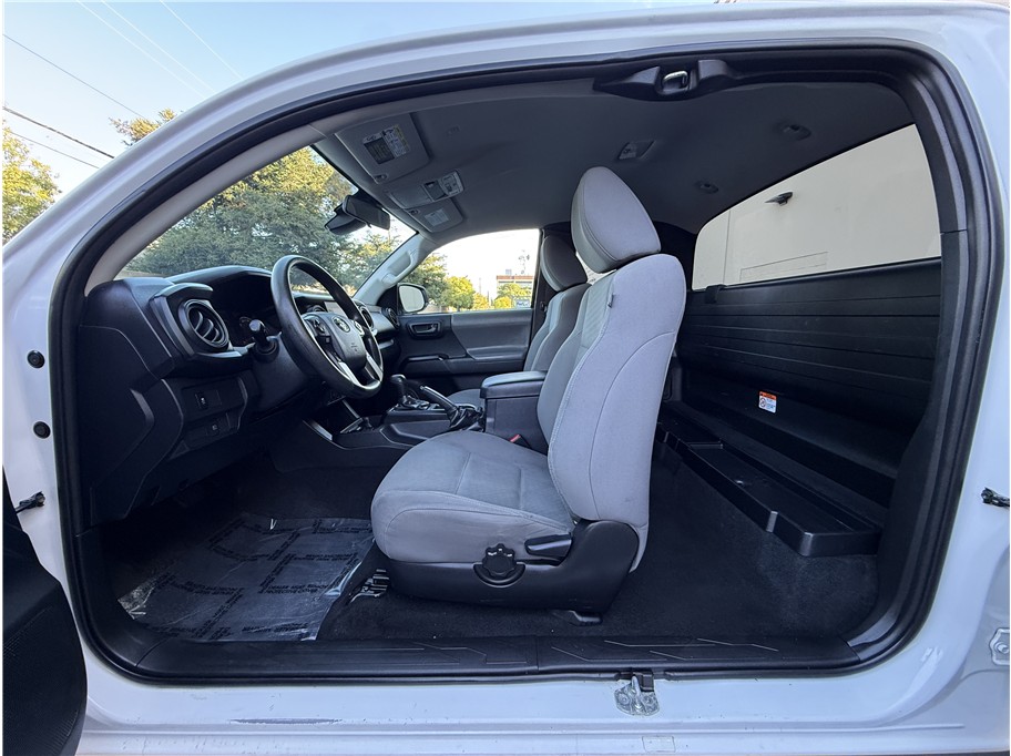 2020 Toyota Tacoma Access Cab SR photo 17