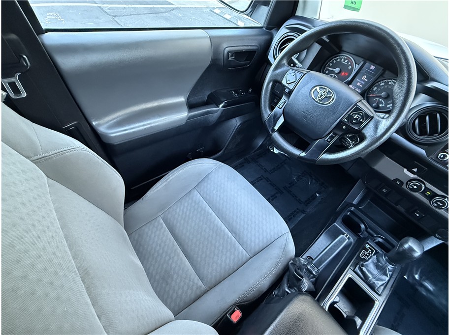 2020 Toyota Tacoma Access Cab SR photo 10