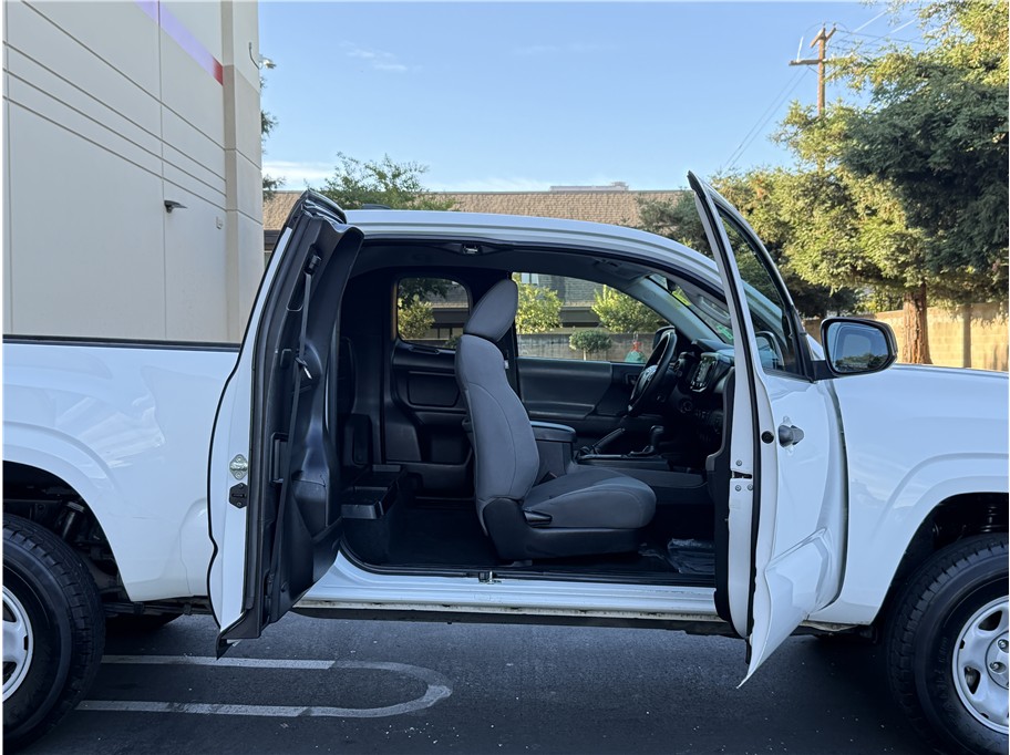 2020 Toyota Tacoma Access Cab SR photo 20