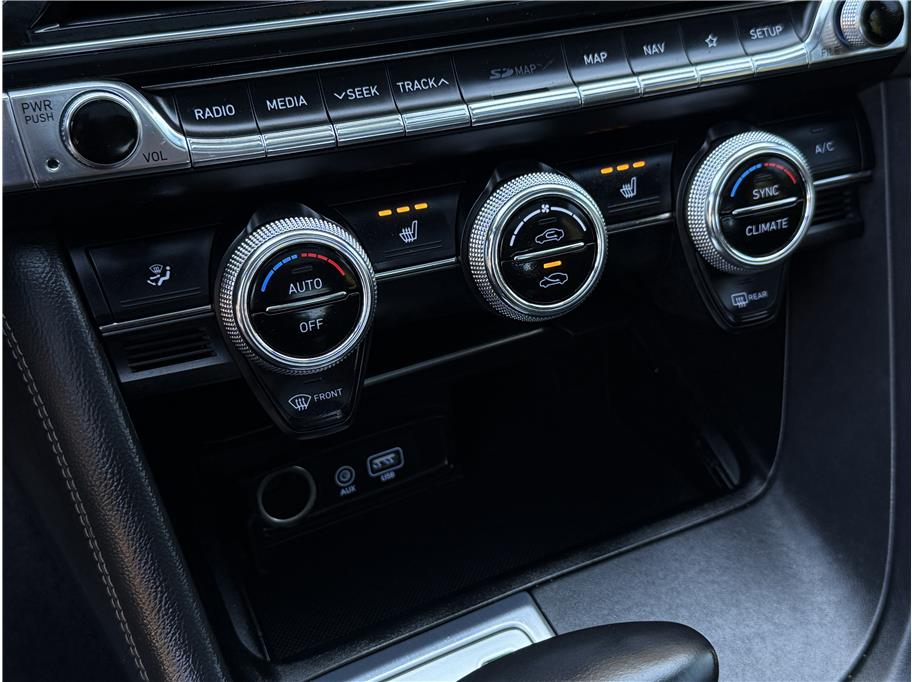 2020 Genesis G70 2.0T Elite Prestige 3.3T Sport photo 14