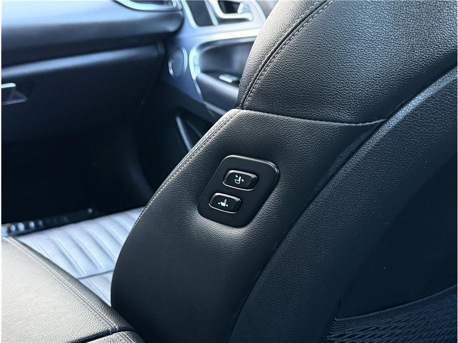 2020 Genesis G70 2.0T Elite Prestige 3.3T Sport photo 19