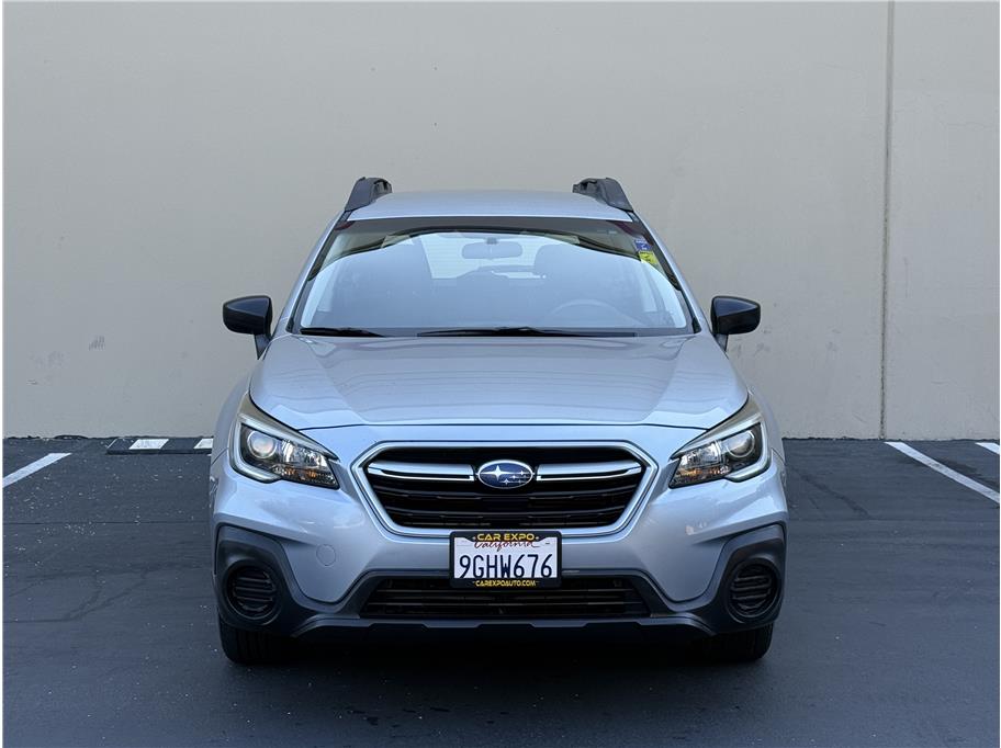 2018 Subaru Outback 2.5i photo 2