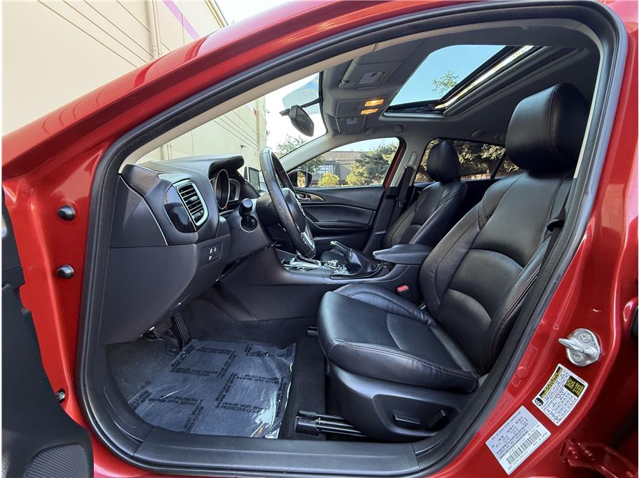 2015 Mazda Mazda3 Grand Touring Hatchback photo 24
