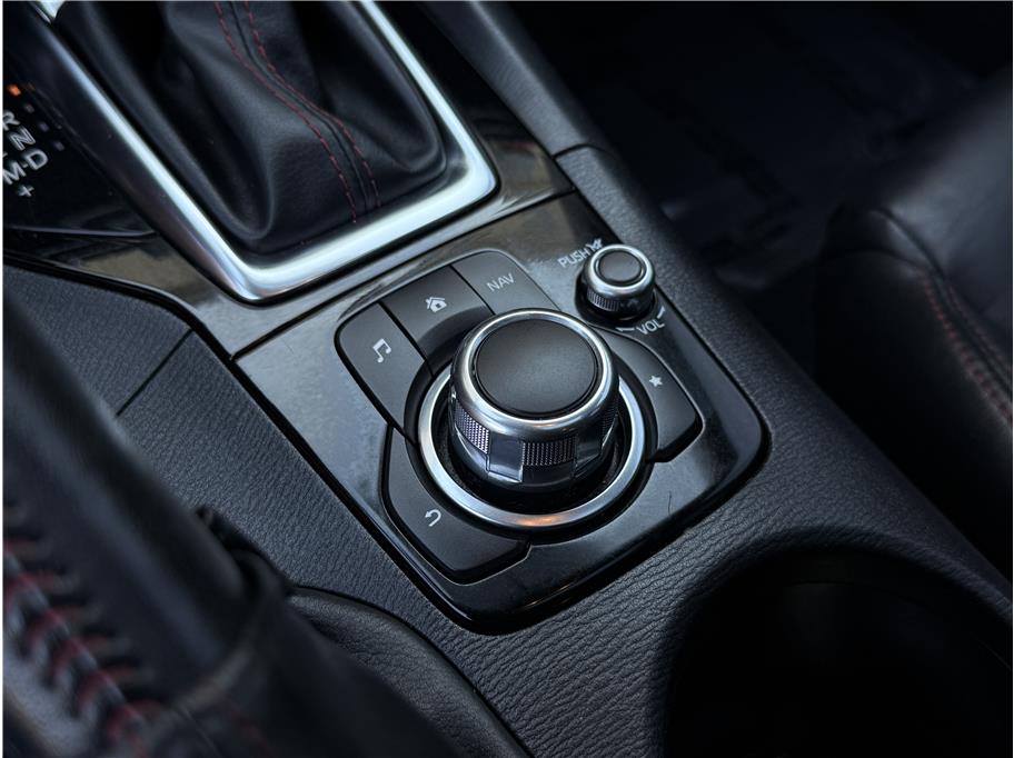 2015 Mazda Mazda3 Grand Touring Hatchback photo 13