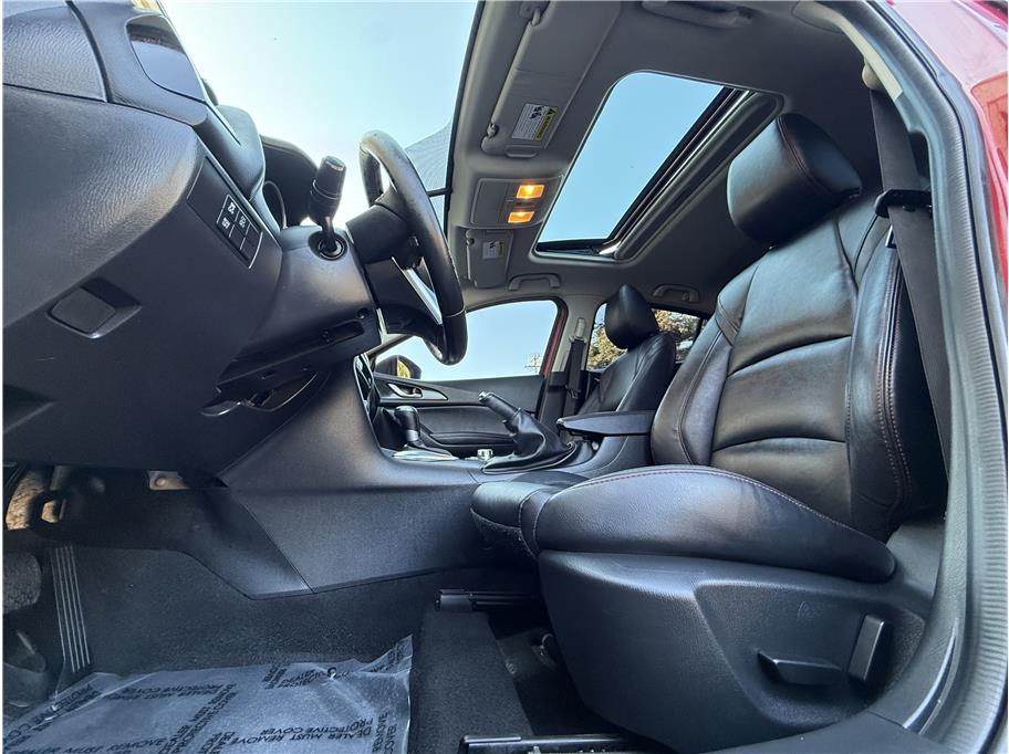 2015 Mazda Mazda3 Grand Touring Hatchback photo 9