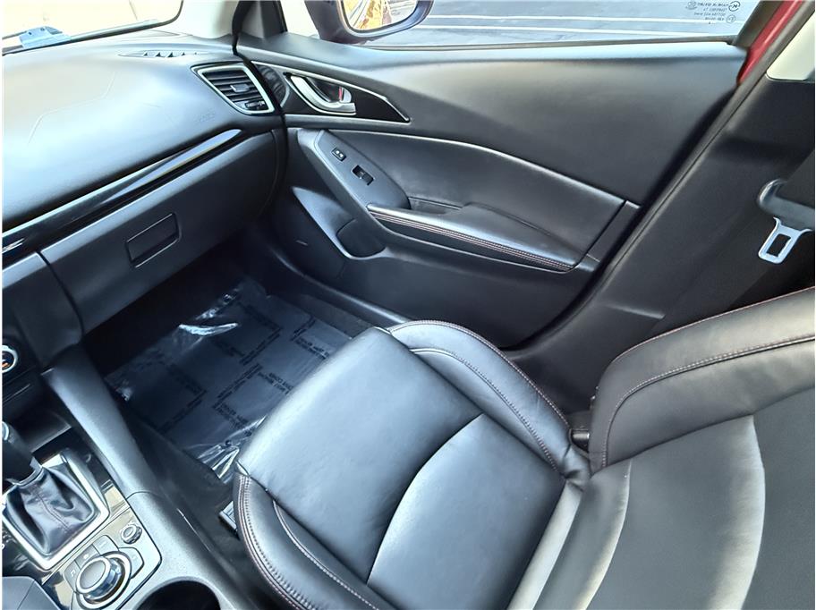 2015 Mazda Mazda3 Grand Touring Hatchback photo 8
