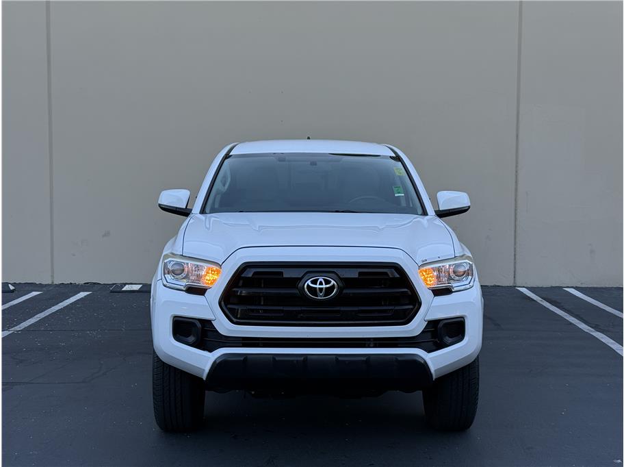 2017 Toyota Tacoma SR5 Sport TRD Pro photo 2