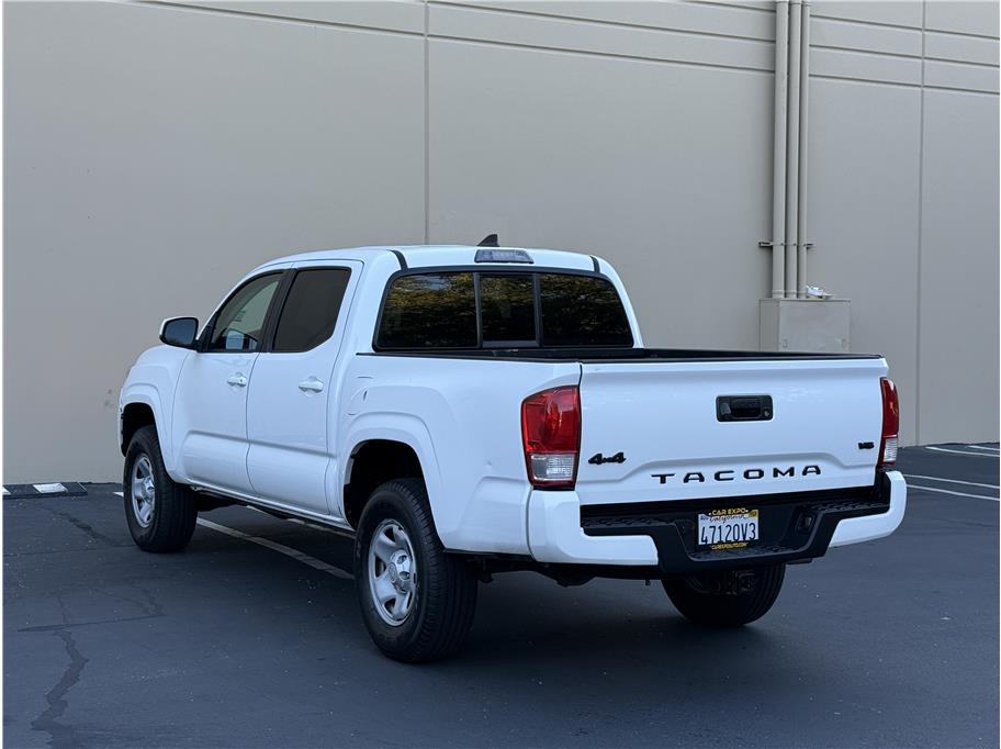 2017 Toyota Tacoma SR5 Sport TRD Pro photo 4
