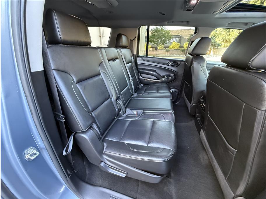 2016 Chevrolet Suburban LT photo 18