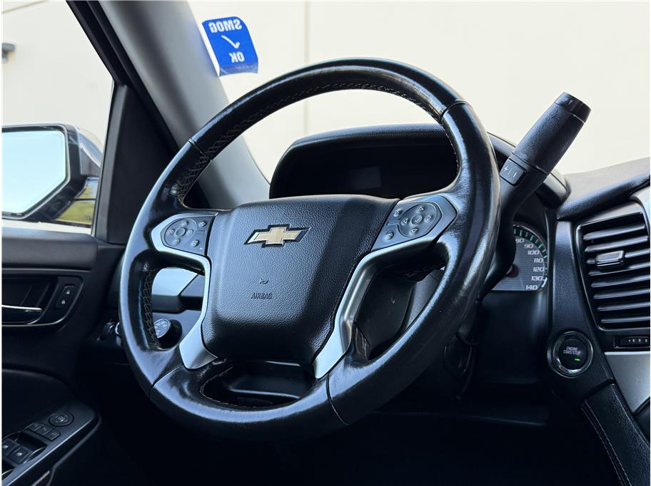 2016 Chevrolet Suburban LT photo 10