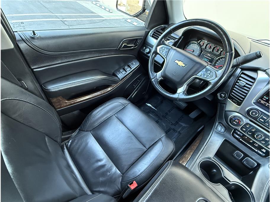 2016 Chevrolet Suburban LT photo 26