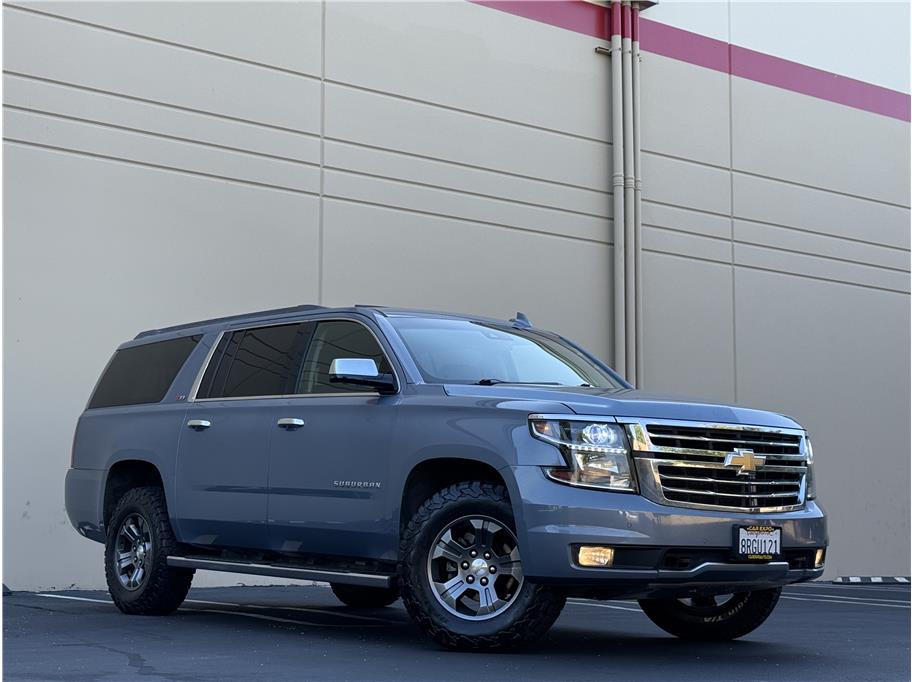 2016 Chevrolet Suburban LT photo 30
