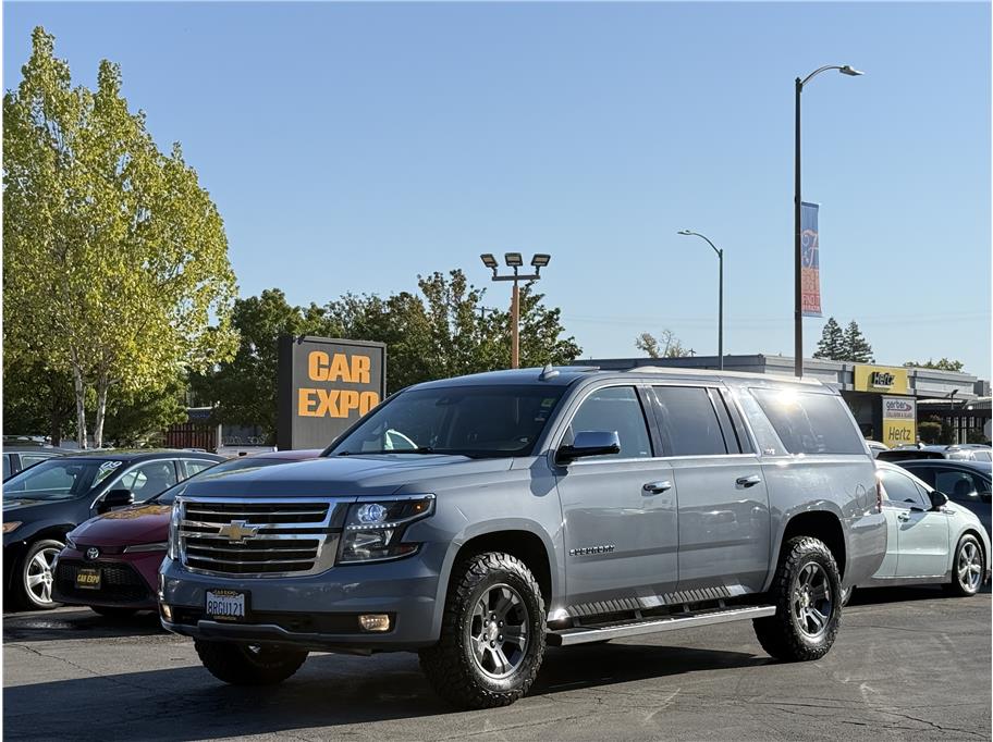 2016 Chevrolet Suburban LT photo 31