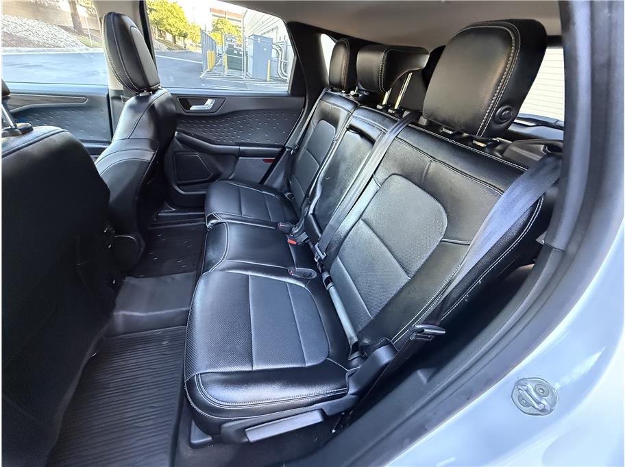 2020 Ford Escape Titanium Hybrid Sport photo 17