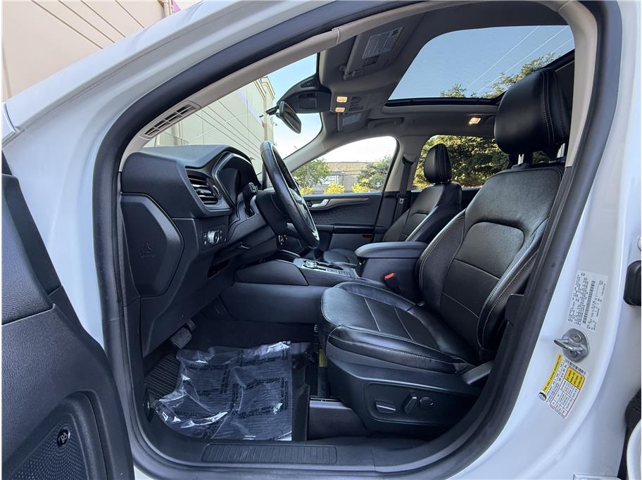 2020 Ford Escape Titanium Hybrid Sport photo 10