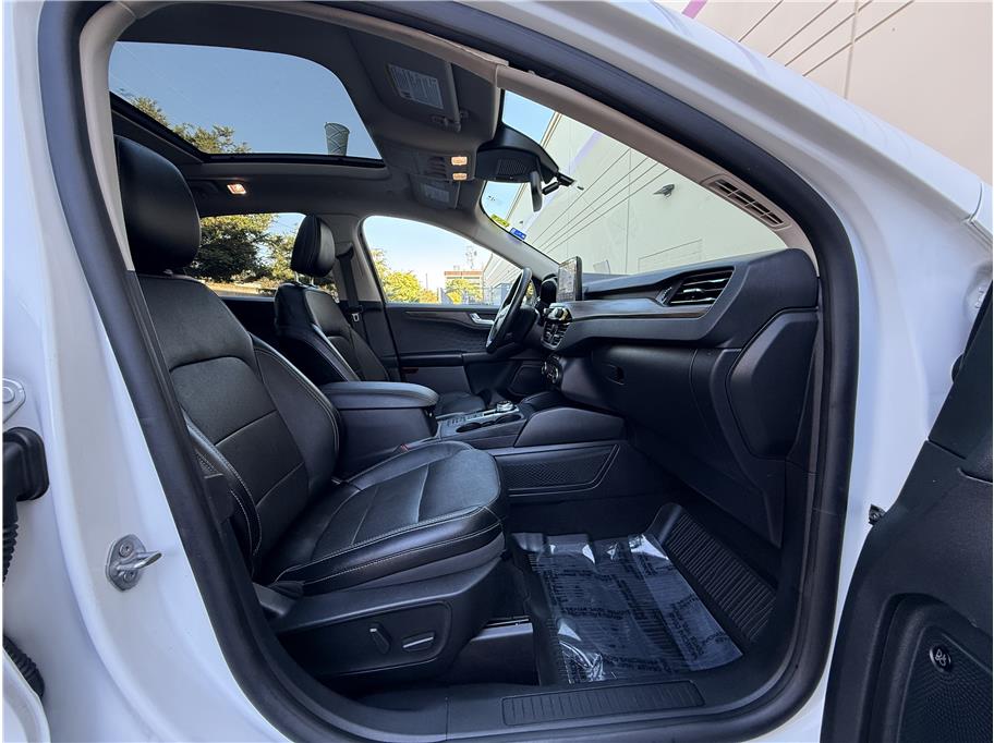 2020 Ford Escape Titanium Hybrid Sport photo 22