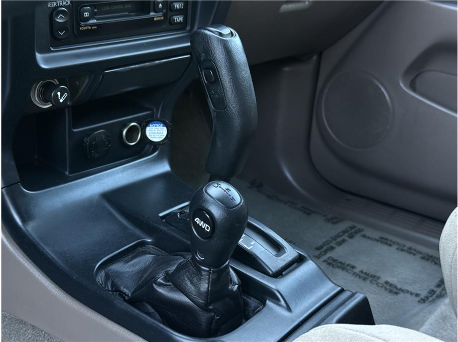 2001 Toyota 4Runner SR5 Sport photo 16
