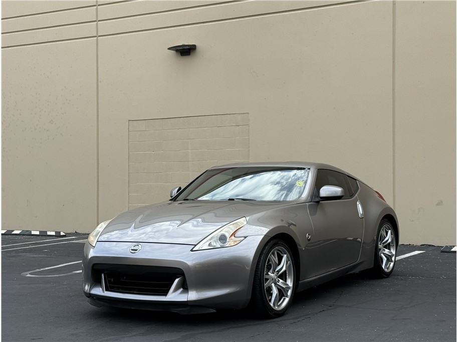 2009 Nissan 370Z Touring photo 3