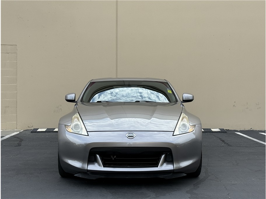 2009 Nissan 370Z Touring photo 2