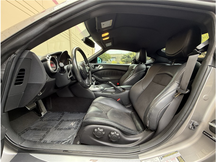 2009 Nissan 370Z Touring photo 13