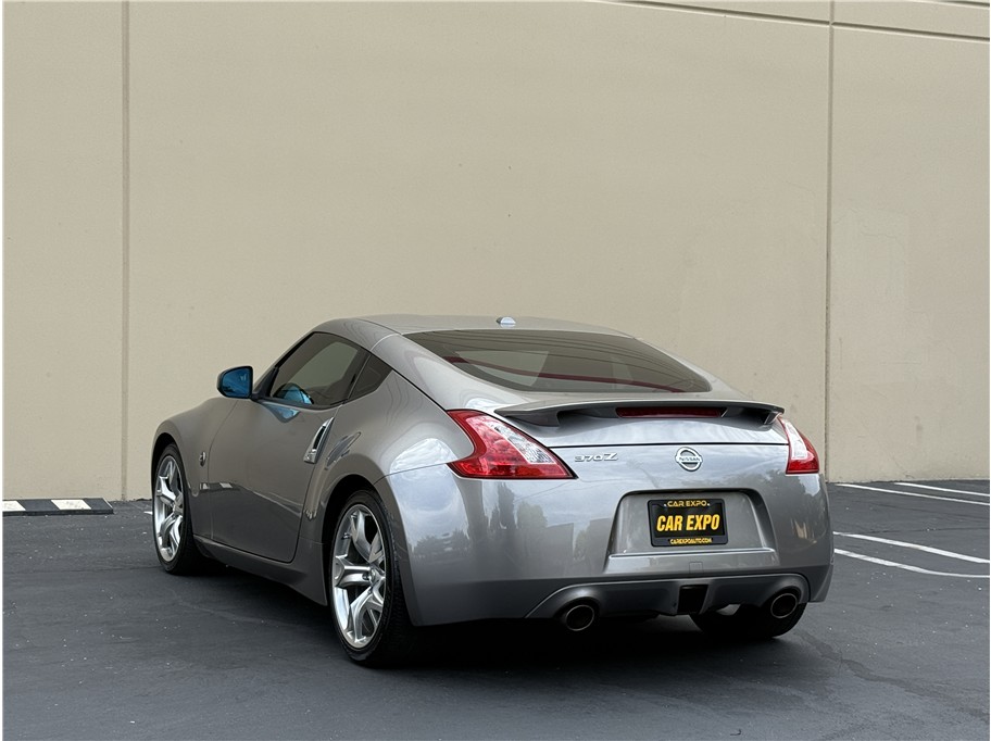 2009 Nissan 370Z Touring photo 4