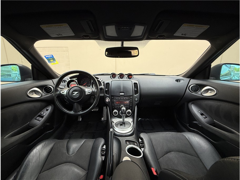 2009 Nissan 370Z Touring photo 12