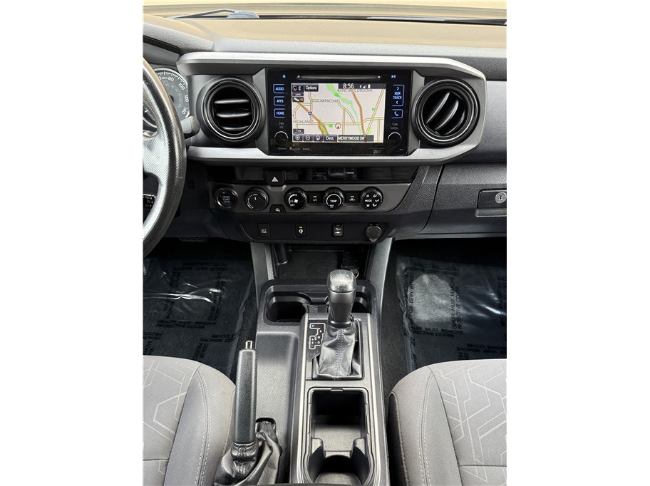 2017 Toyota Tacoma Double Cab TRD Off-Road photo 16