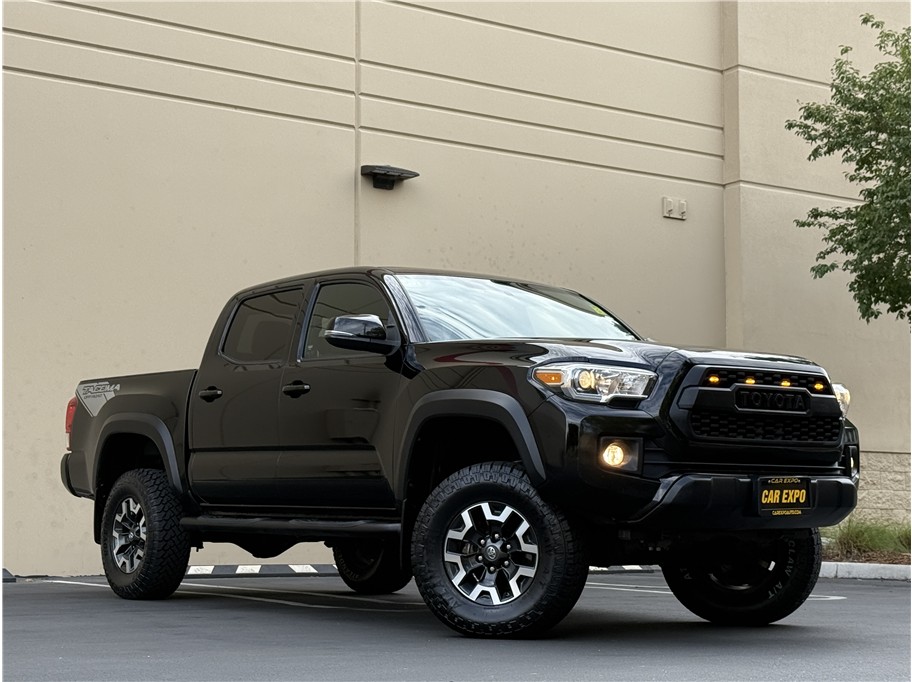 2017 Toyota Tacoma Double Cab TRD Off-Road photo 22