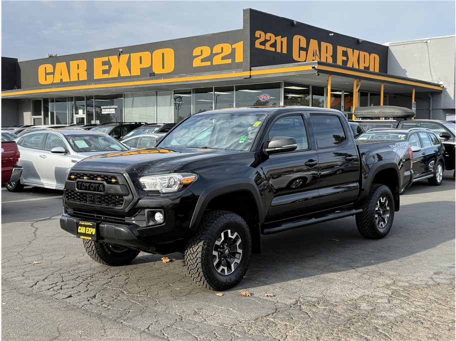 2017 Toyota Tacoma Double Cab TRD Off-Road photo 21