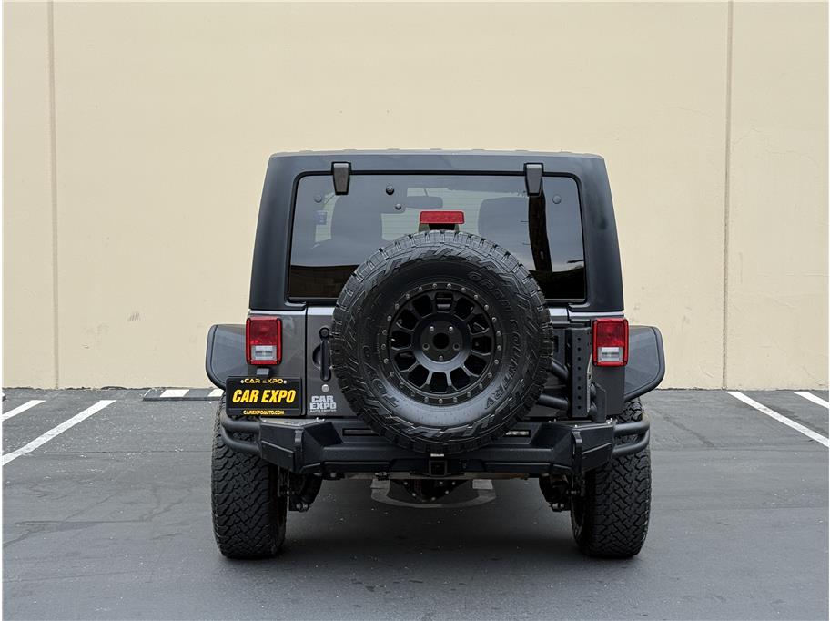 2016 Jeep Wrangler Unlimited Rubicon Sport photo 4