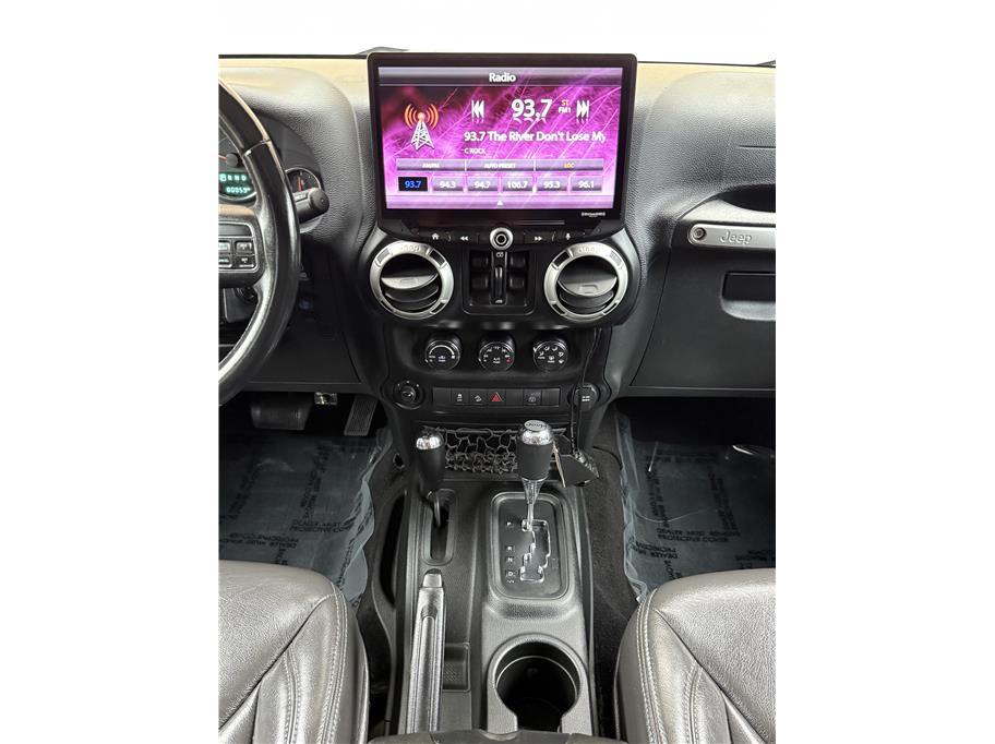 2016 Jeep Wrangler Unlimited Rubicon Sport photo 13