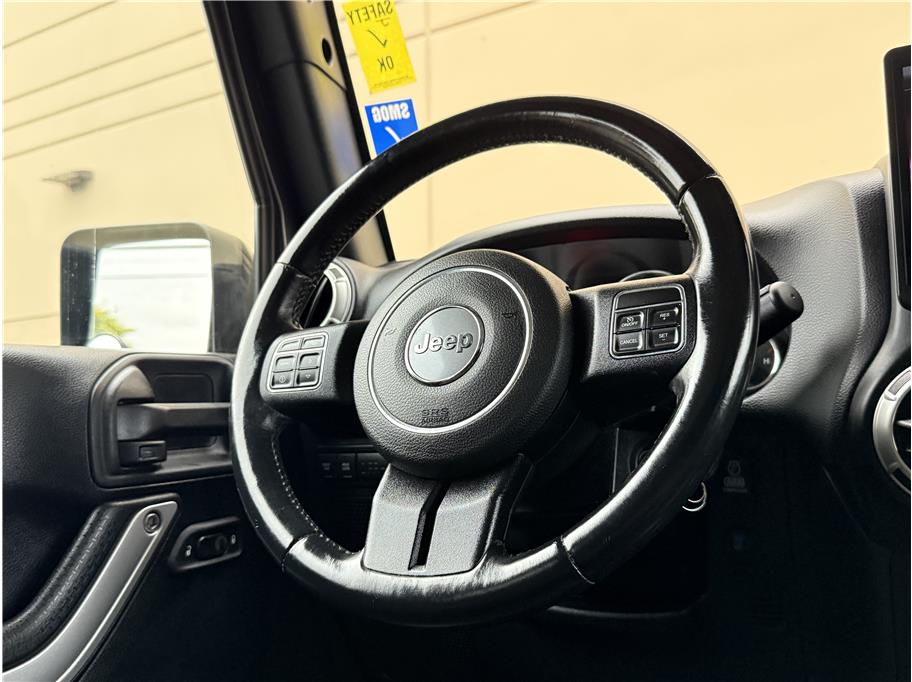 2016 Jeep Wrangler Unlimited Rubicon Sport photo 12