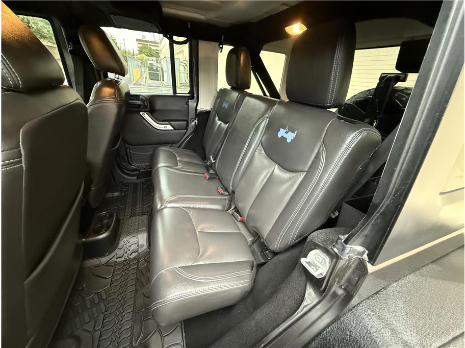2016 Jeep Wrangler Unlimited Rubicon Sport photo 15