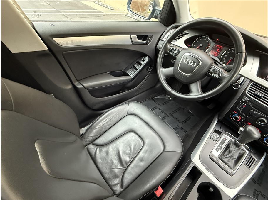 2010 Audi A4 2.0T Quattro Premium photo 7