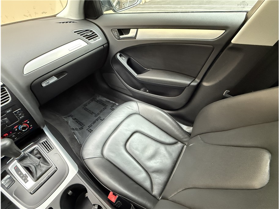 2010 Audi A4 2.0T Quattro Premium photo 9