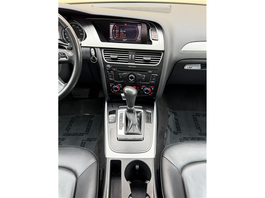 2010 Audi A4 2.0T Quattro Premium photo 8