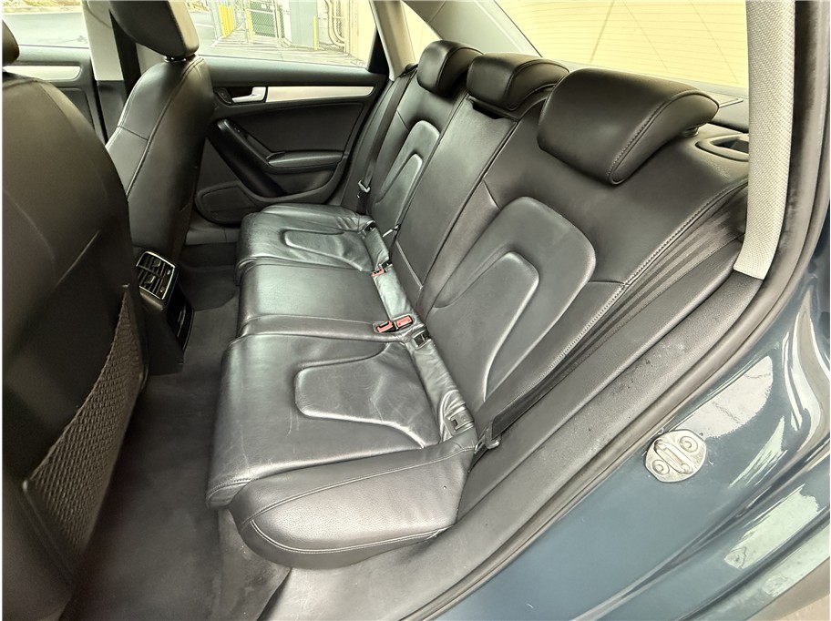 2010 Audi A4 2.0T Quattro Premium photo 11