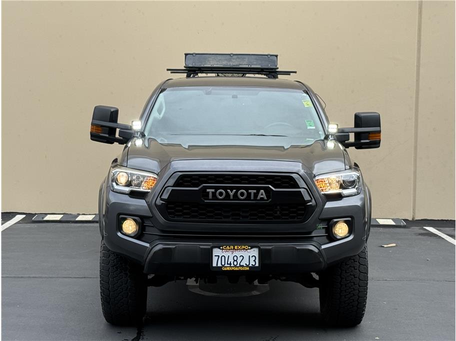 2016 Toyota Tacoma Double Cab SR5 photo 2