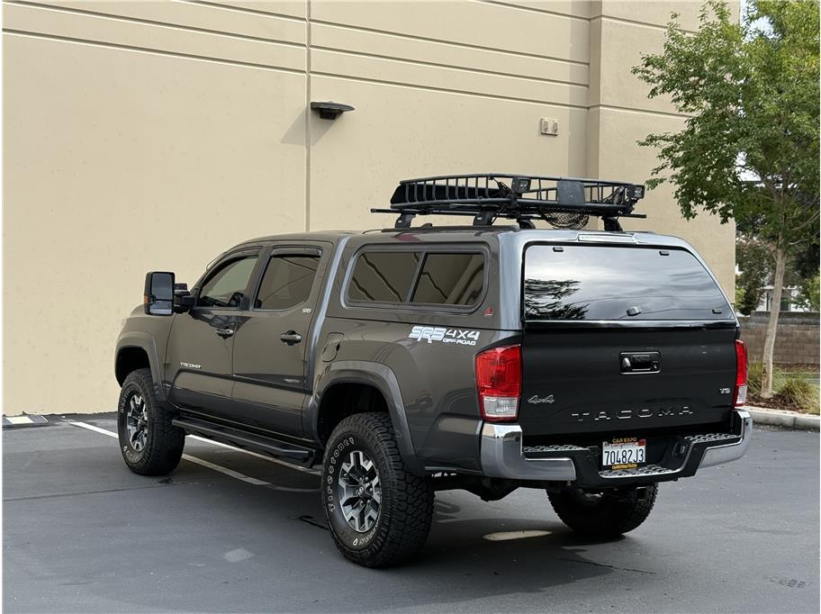 2016 Toyota Tacoma Double Cab SR5 photo 4