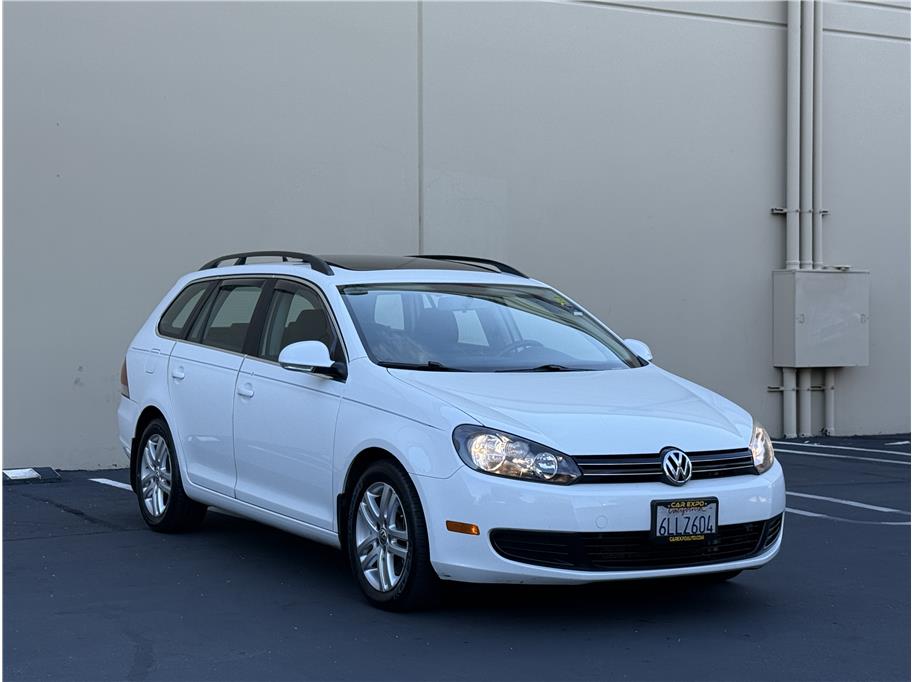2010 Volkswagen Jetta TDI SportWagen Sport photo 2