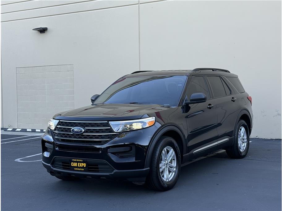 2022 Ford Explorer XLT Sport photo 2