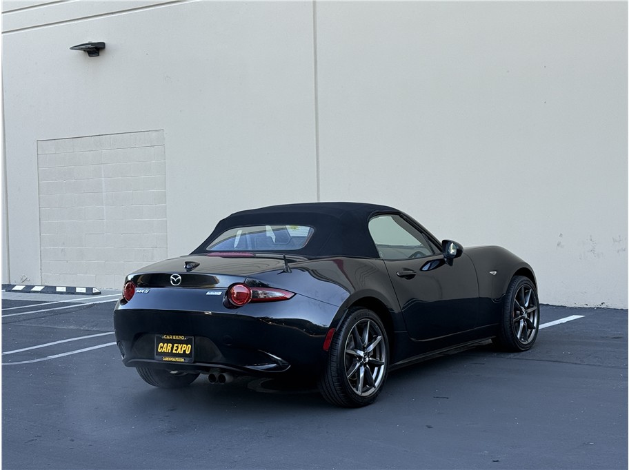 2016 Mazda MX-5 Miata Miata Grand Touring photo 2